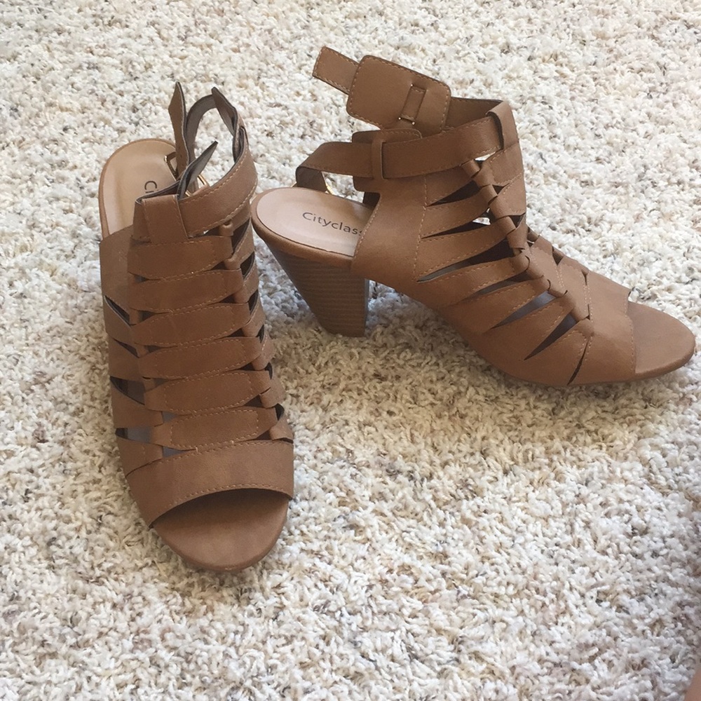 Super cute wedges!